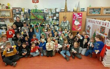 Lekcja biblioteczna o Tradycjach Bożonarodzeniowych 24