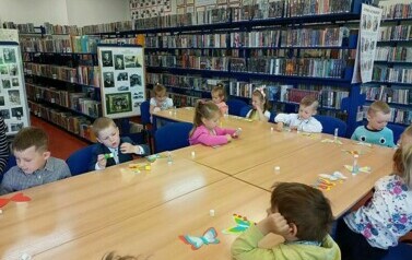Zajączki w bibliotece  9