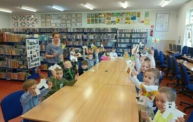 Zajączki w bibliotece  10
