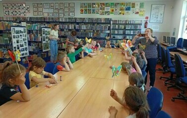 Liski w bibliotece  2