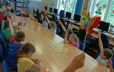 Liski w bibliotece  13