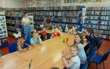 Liski w bibliotece  22
