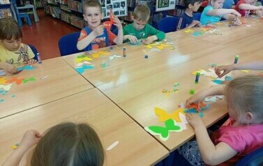 Liski w bibliotece  33