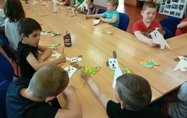 Liski w bibliotece  35