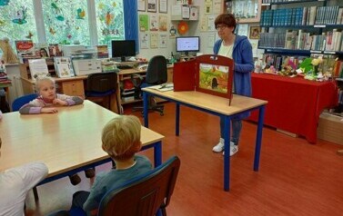 Motylki w bibliotece  12