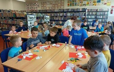 Zajęcia biblioteczne z uczniami klas I  7