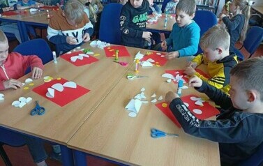 Zajęcia biblioteczne z uczniami klas I  11