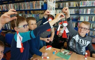Lekcja biblioteczna i warsztaty plastyczne z klasą II a i II b  6