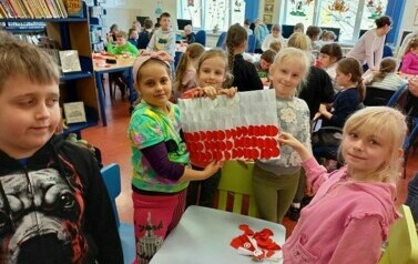 Lekcja biblioteczna i warsztaty plastyczne z klasą II a i II b  9