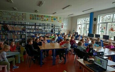 Lekcja biblioteczna i warsztaty plastyczne z klasą II a i II b  13