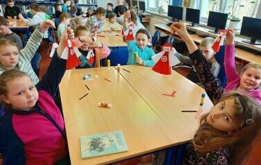 Lekcja biblioteczna i warsztaty plastyczne z klasą II a i II b  15