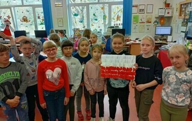 Lekcja biblioteczna i warsztaty plastyczne z klasą II a i II b  16