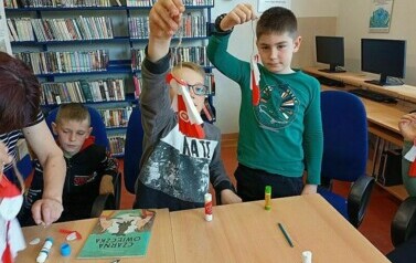 Lekcja biblioteczna i warsztaty plastyczne z klasą II a i II b  21