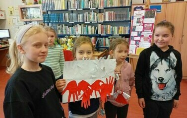 Lekcja biblioteczna i warsztaty plastyczne z klasą II a i II b  31