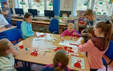 Lekcja biblioteczna i warsztaty plastyczne z klasą II a i II b  33