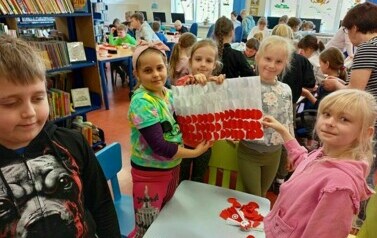 Lekcja biblioteczna i warsztaty plastyczne z klasą II a i II b  38