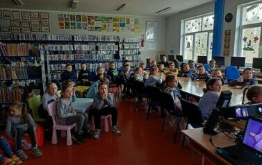 Lekcja biblioteczna o Wielkanocy i konkurs głosnego czytania z klasami III  19
