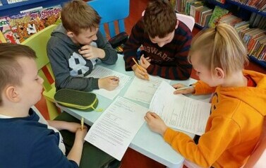 Międzynarodowy Dzień Ksiązki dla dzieci z klasą III a i III b  1