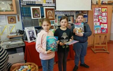 Międzynarodowy Dzień Ksiązki dla dzieci z klasą III a i III b  4