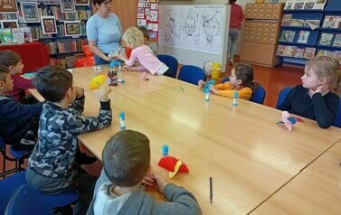 Międzynarodowy Dzień Książki dla dzieci z Przedszkolem Samorządowym W Mikołajkach Pomorskich  22