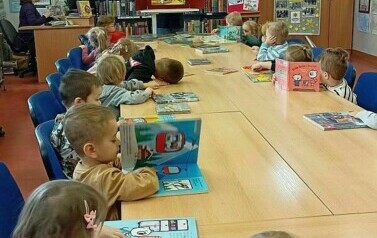 Krasnale w bibliotece  16