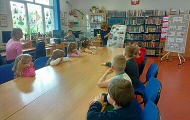 S&oacute;wki w bibliotece 10