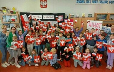 Lekcja patriotyzmu i warsztaty plastyczne z klasami II i III 19