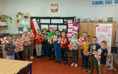 Lekcja patriotyzmu i warsztaty plastyczne z klasami II i III 20