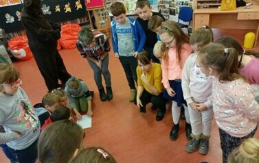 Pluszowy Miś z klasą Ib i IIIa 67