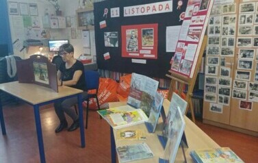Lekcja patriotyczna i warsztaty plastyczne z klasą IIb i IIIb 4