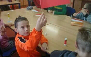 Lekcja patriotyczna i warsztaty plastyczne z klasą IIb i IIIb 17