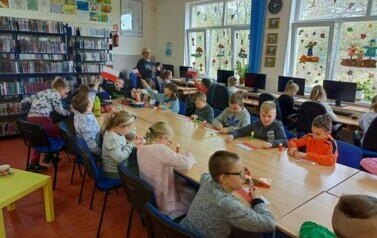 Lekcja patriotyczna i warsztaty plastyczne z klasą IIb i IIIb 29
