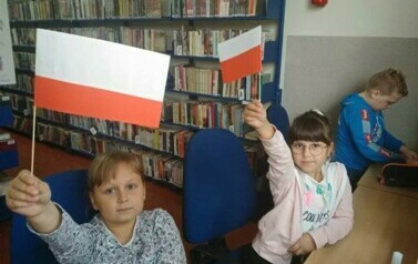 Lekcja patriotyczna i warsztaty plastyczne z klasą IIb i IIIb 46