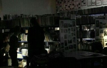 Noc w bibliotece 25