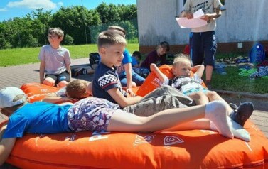 Piknik czytelniczy z klasami II a i II b 8