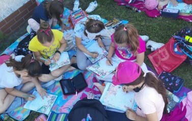 Piknik czytelniczy z klasami II a i II b 13