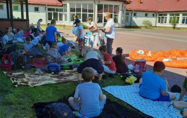 Piknik czytelniczy z klasami II a i II b 17