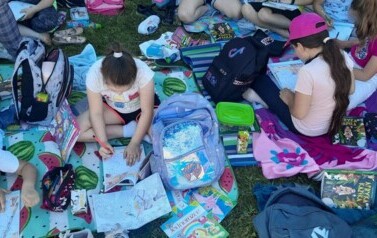 Piknik czytelniczy z klasami II a i II b 18