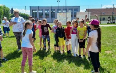 Piknik czytelniczy z klasami II a i II b 23