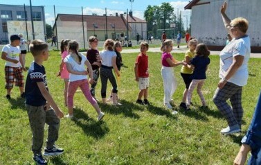 Piknik czytelniczy z klasami II a i II b 25