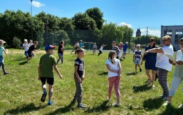 Piknik czytelniczy z klasami II a i II b 27