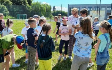 Piknik czytelniczy z klasami II a i II b 40