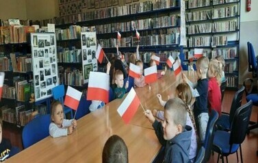 S&oacute;wki w bibliotece 11