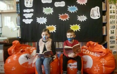 Wsp&oacute;lne czytanie i warsztaty plastyczne z klasą II 3