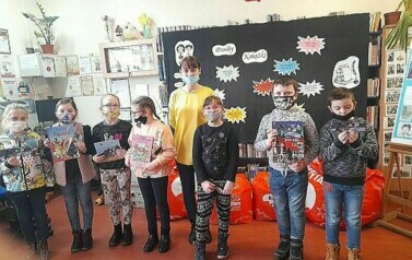 Wsp&oacute;lne czytanie i warsztaty plastyczne z klasą II 12
