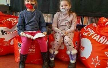 Wsp&oacute;lne czytanie i warsztaty plastyczne z klasą II 14