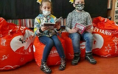 Wsp&oacute;lne czytanie i warsztaty plastyczne z klasą II 16