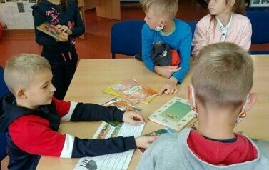Czytam z klasą"Lekturki spod chmurki" 2