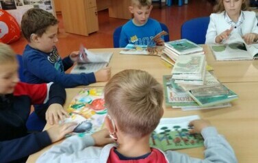 Czytam z klasą"Lekturki spod chmurki" 8