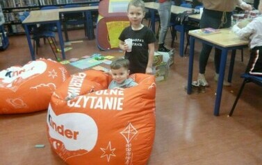 Maluchy w bibliotece 6